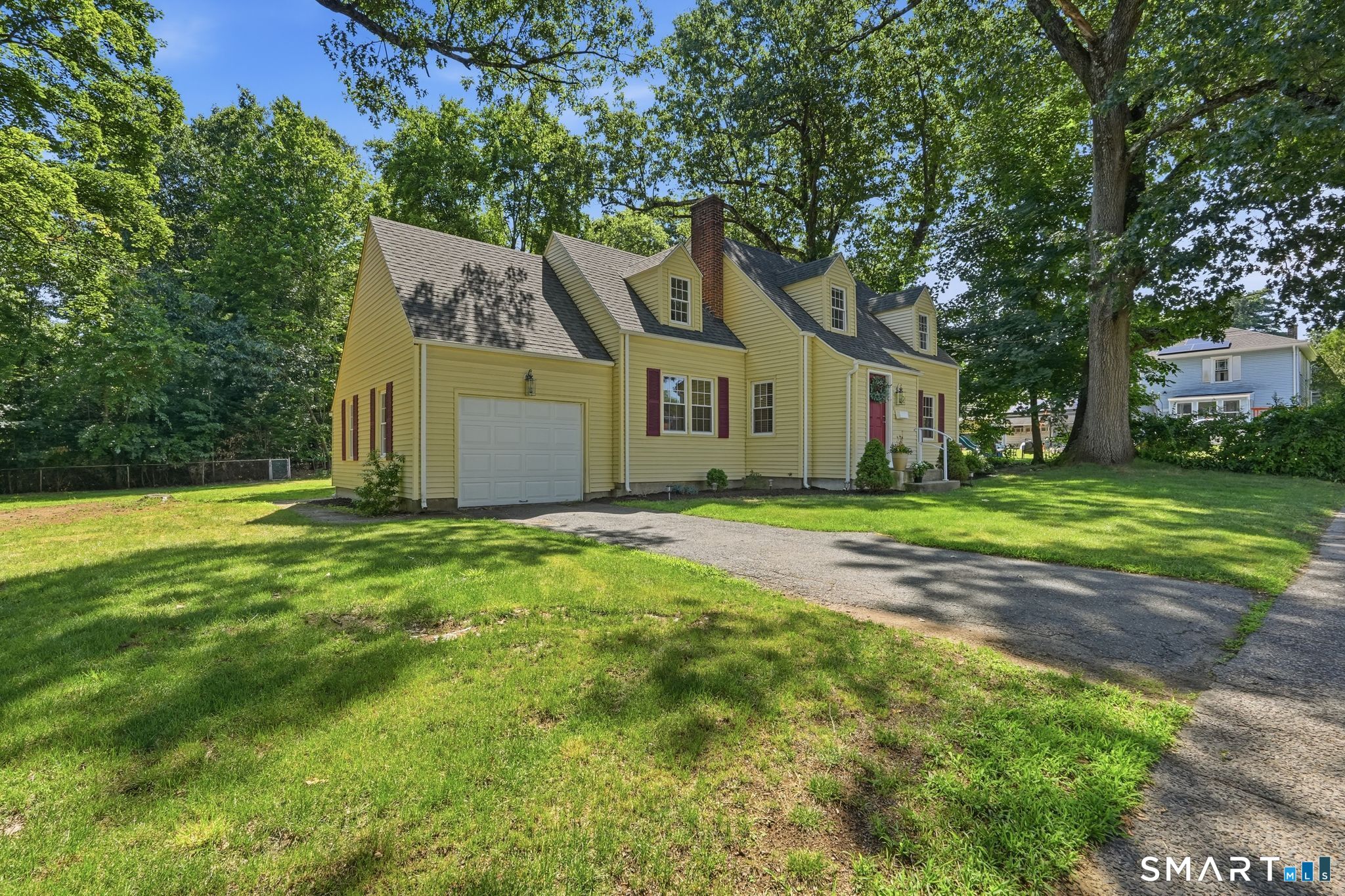 2 Martin Terrace Enfield, CT 06082 - Photo 2 of 32