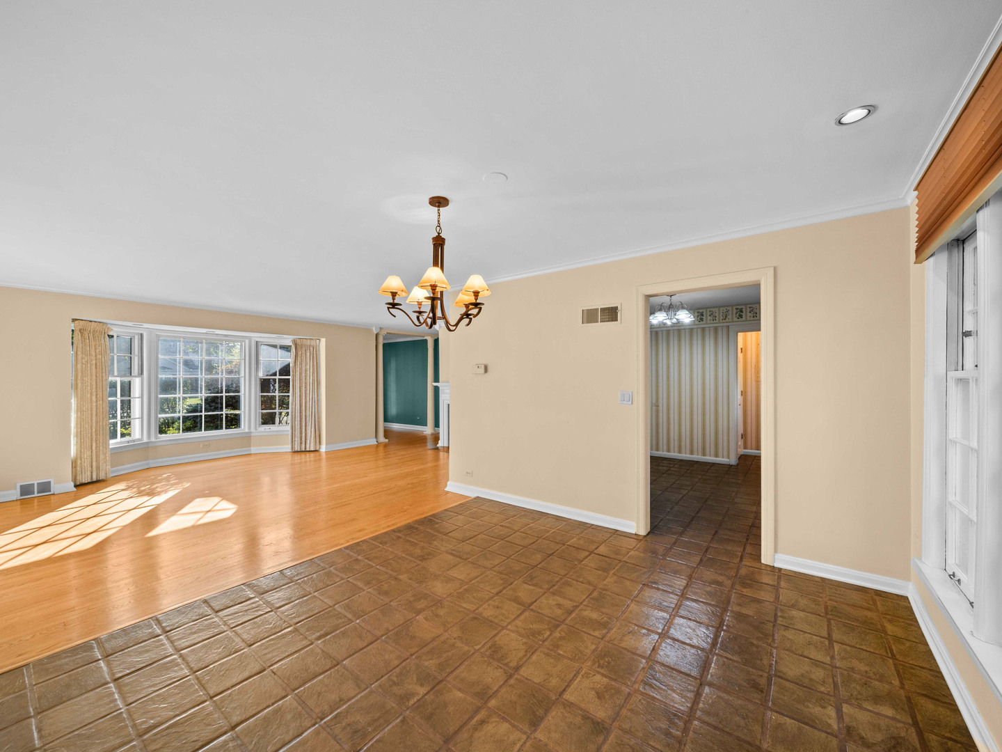 1125 Golfview Road Glenview, IL 60025 - Photo 10 of 44 a view of an empty room with a window