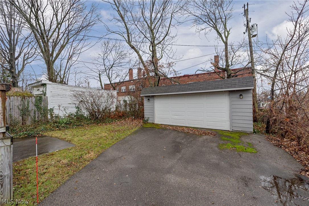 3216 Tullamore Road Cleveland, OH 44118 - Photo 19 of 20