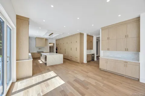 $3,999,999 | 19 Carman Road, Dix Hills, NY 11746