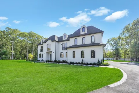 $3,999,999 | 19 Carman Road, Dix Hills, NY 11746