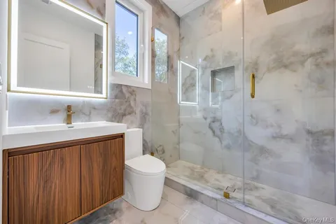 $3,999,999 | 19 Carman Road, Dix Hills, NY 11746