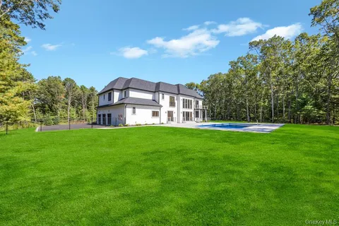 $3,999,999 | 19 Carman Road, Dix Hills, NY 11746