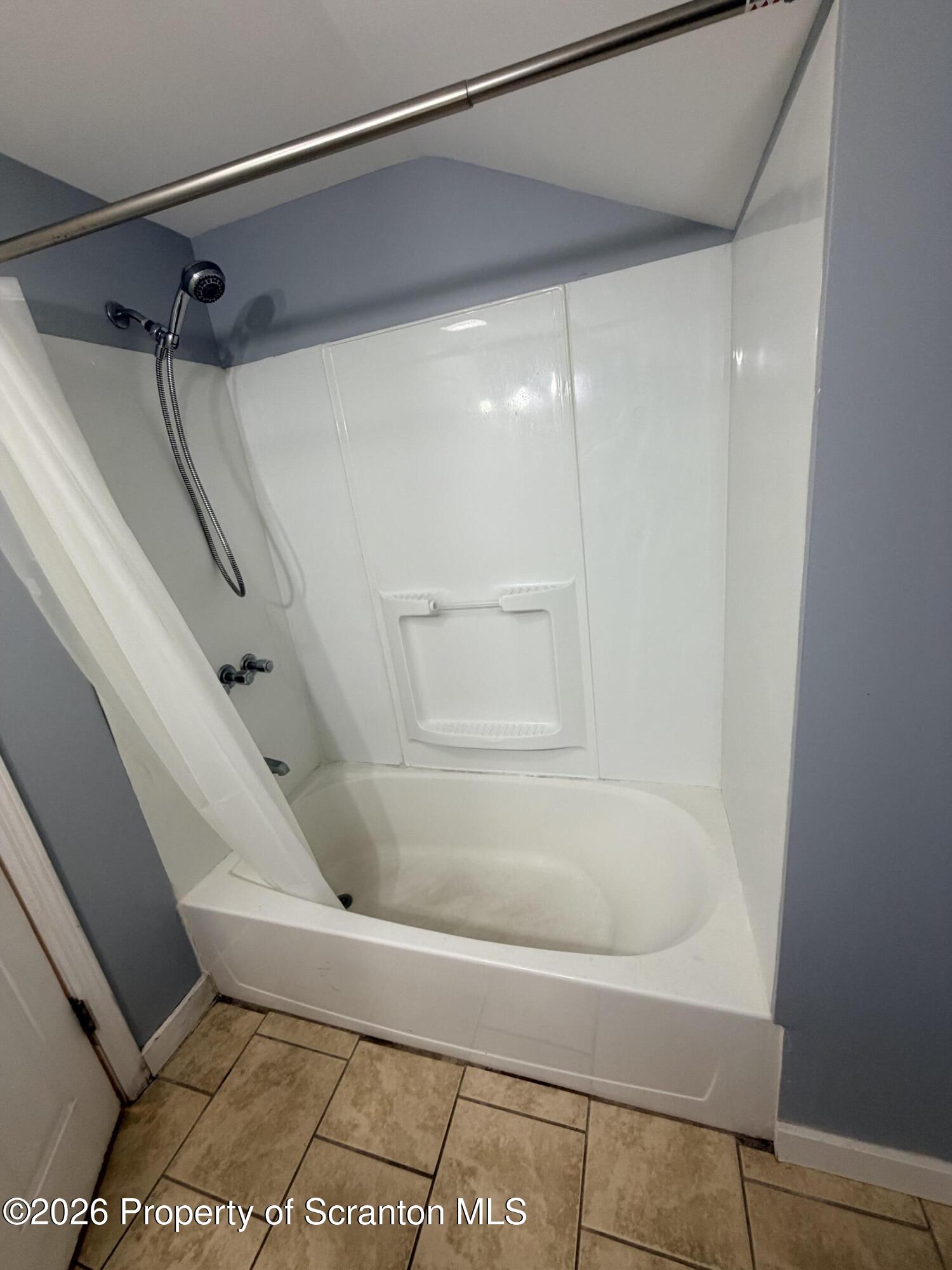 535 Maple Street, Unit 2 Scranton, PA 18505 - Photo 6 of 7 IMG_1782