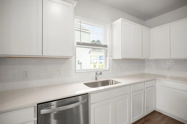 $2,800 | 773 Meadowbrook Lane, Summerville, SC 29486