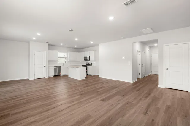 $2,800 | 773 Meadowbrook Lane, Summerville, SC 29486