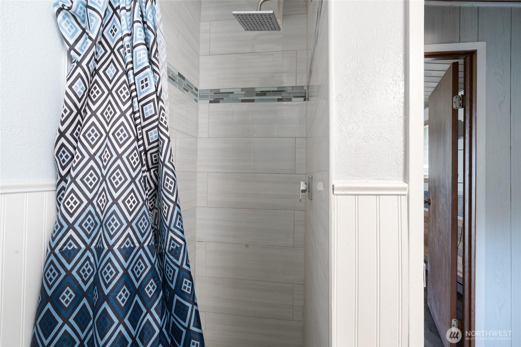 3360 Green Road Oak Harbor, WA 98277 - Photo 14 of 35 a bathroom with a shower and a sink