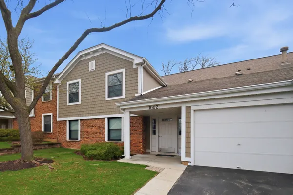 $2,250 | 1502 7 Pines Road, Unit C2, Schaumburg, IL 60193