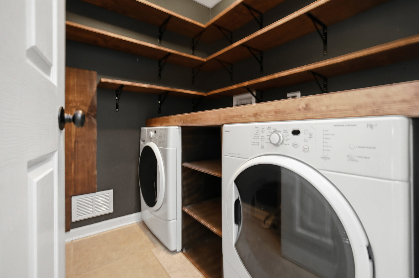 1502 7 Pines Road, Unit C2 Schaumburg, IL 60193 - Photo 9 of 19