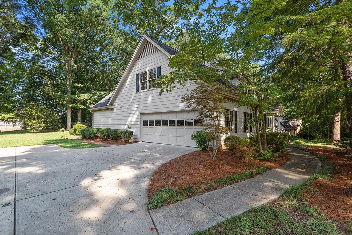 9441 Springdale Drive Raleigh, NC 27613 - Photo 3 of 33 Photo 3