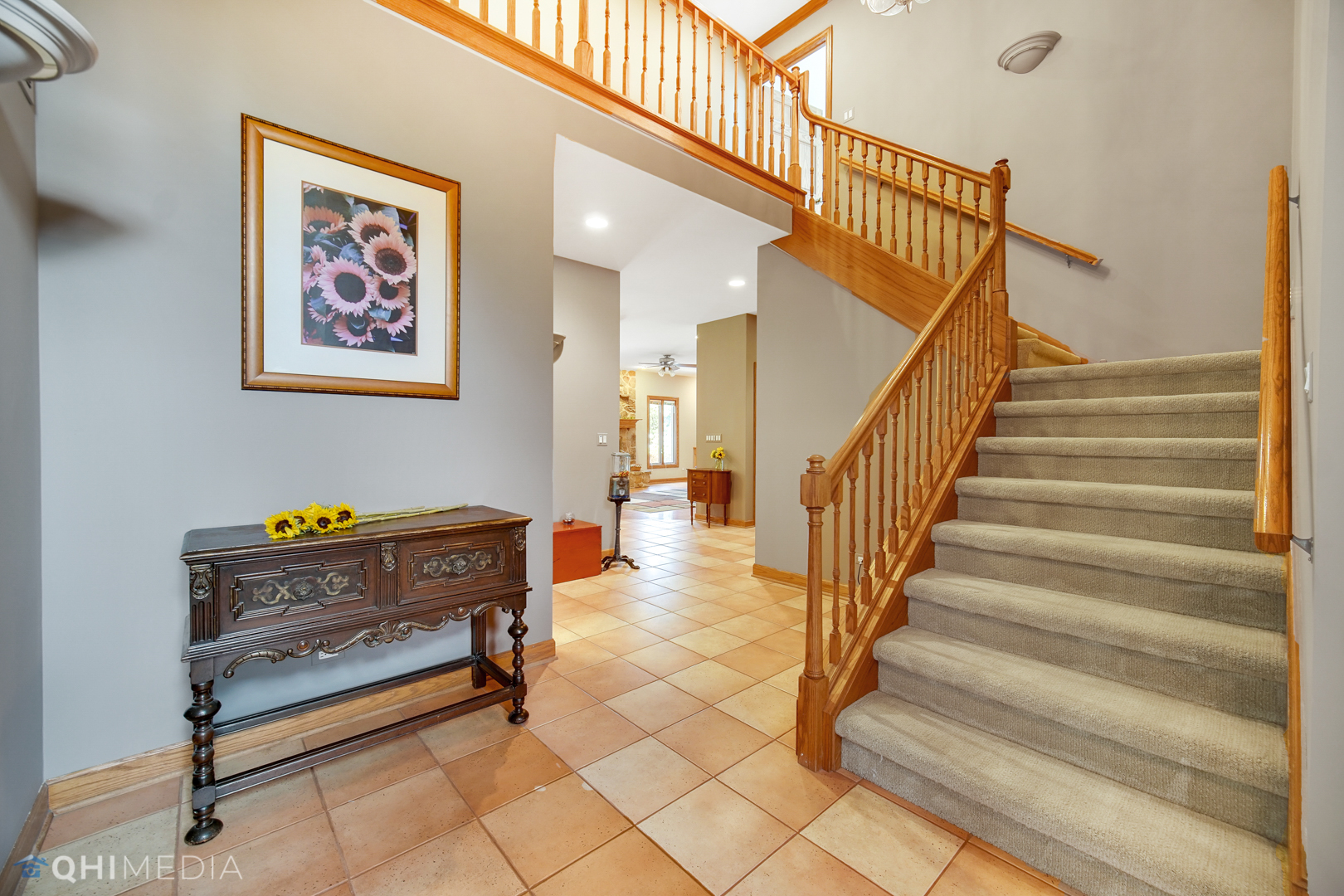 618 Hillside Road Glenview, IL 60025 - Photo 5 of 44 a view of entryway and hall