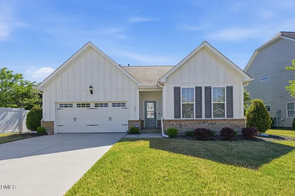 $2,195 | 305 Long Lake Drive, Fuquay-Varina, NC 27526