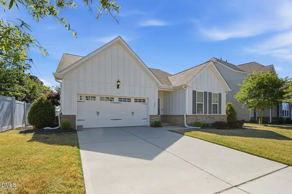 $2,195 | 305 Long Lake Drive, Fuquay-Varina, NC 27526