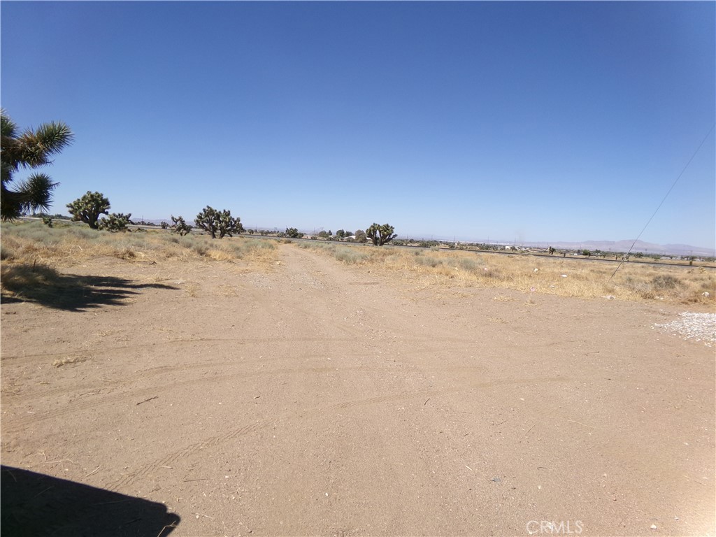 9176 Arrowhead Road Phelan, CA 92371 - Photo 6 of 7 Street - Looking North
