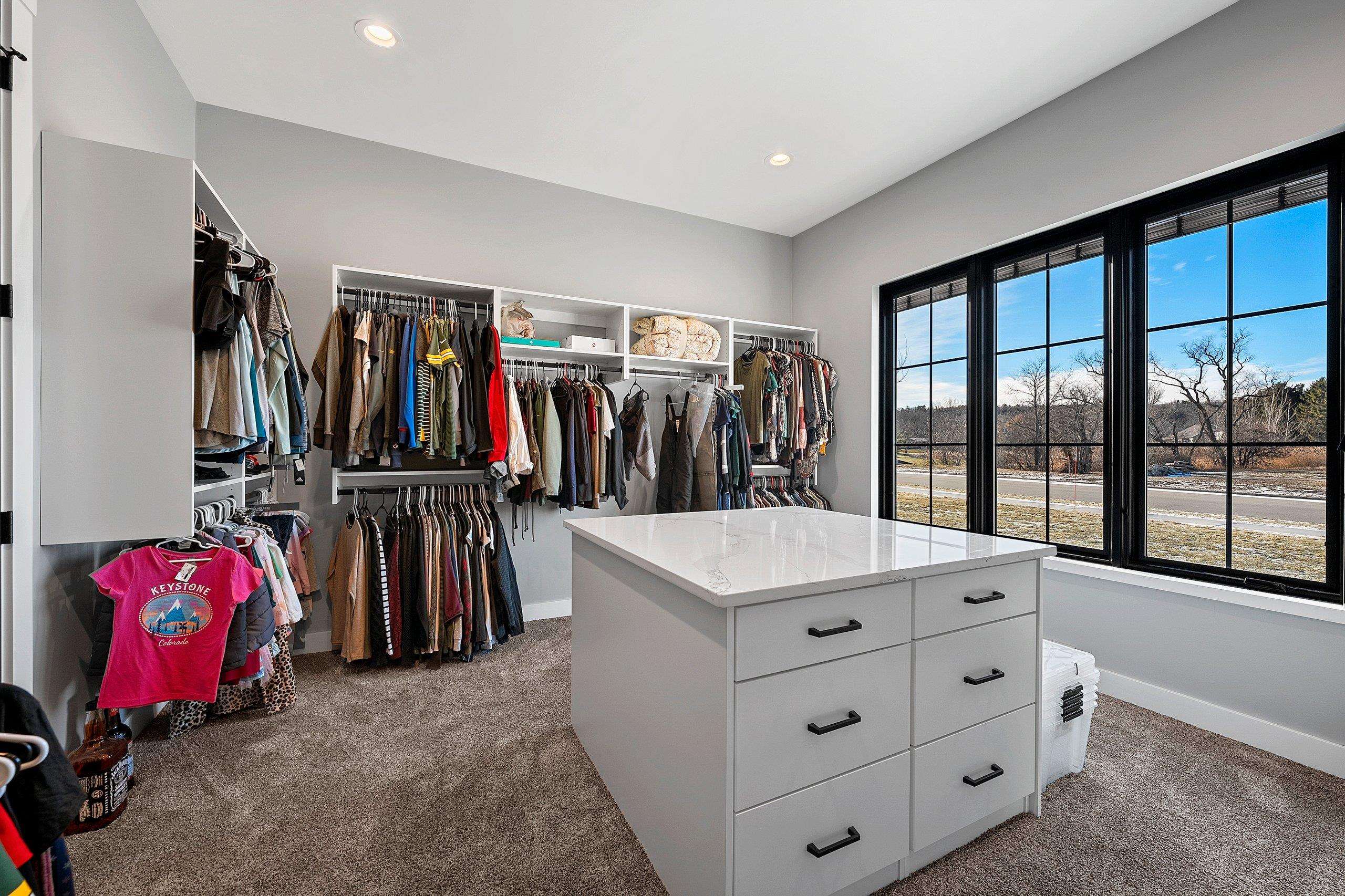 2011 Labyrinth Lane De Pere, WI 54115 - Photo 30 of 86