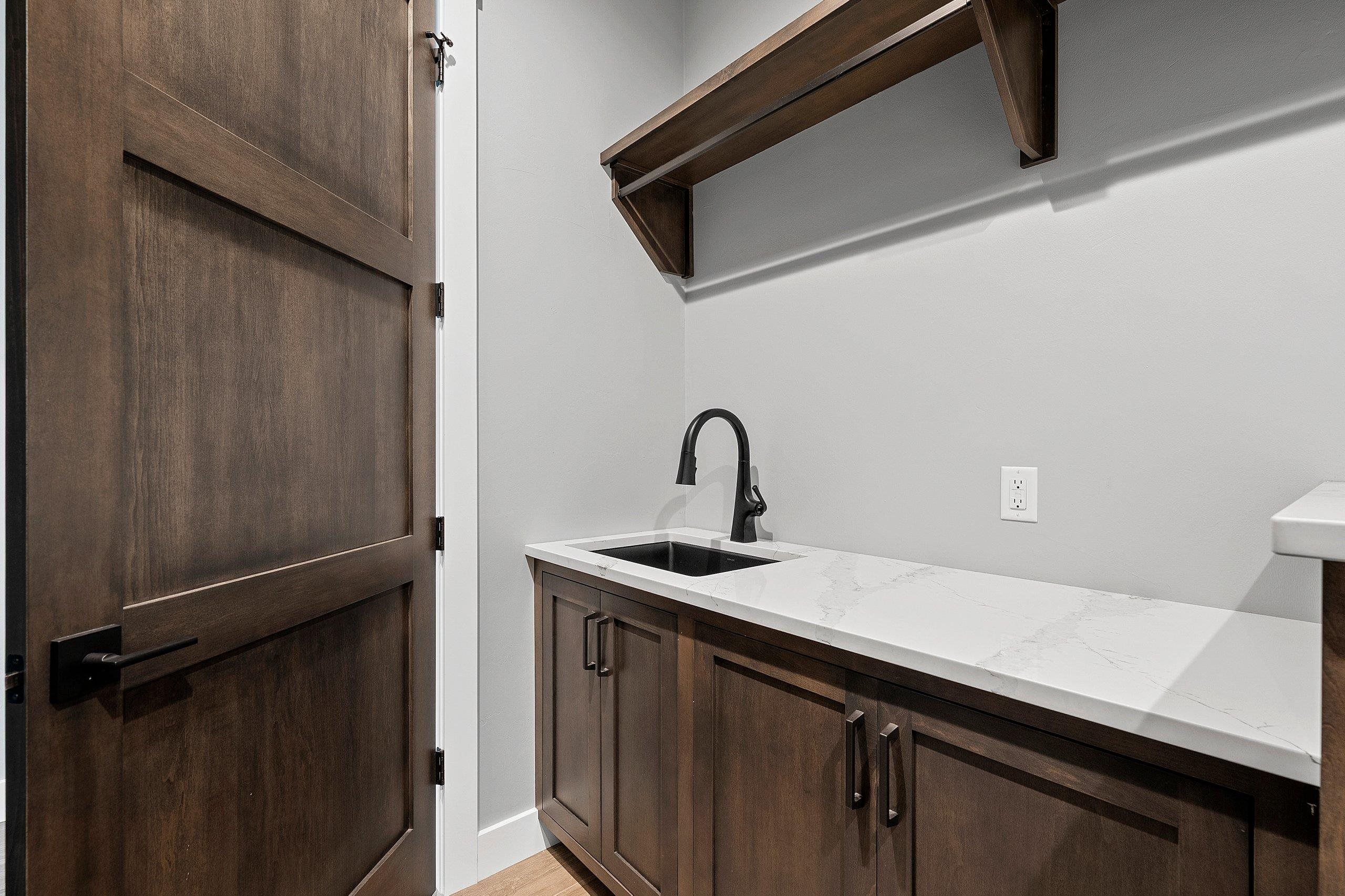 2011 Labyrinth Lane De Pere, WI 54115 - Photo 33 of 86