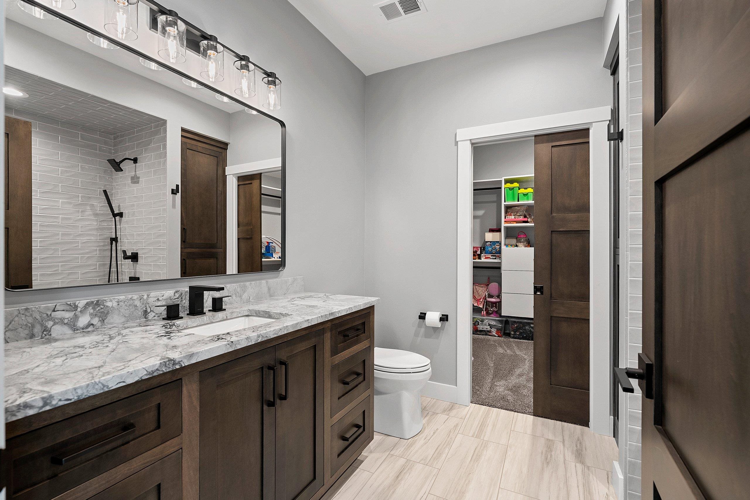 2011 Labyrinth Lane De Pere, WI 54115 - Photo 35 of 86