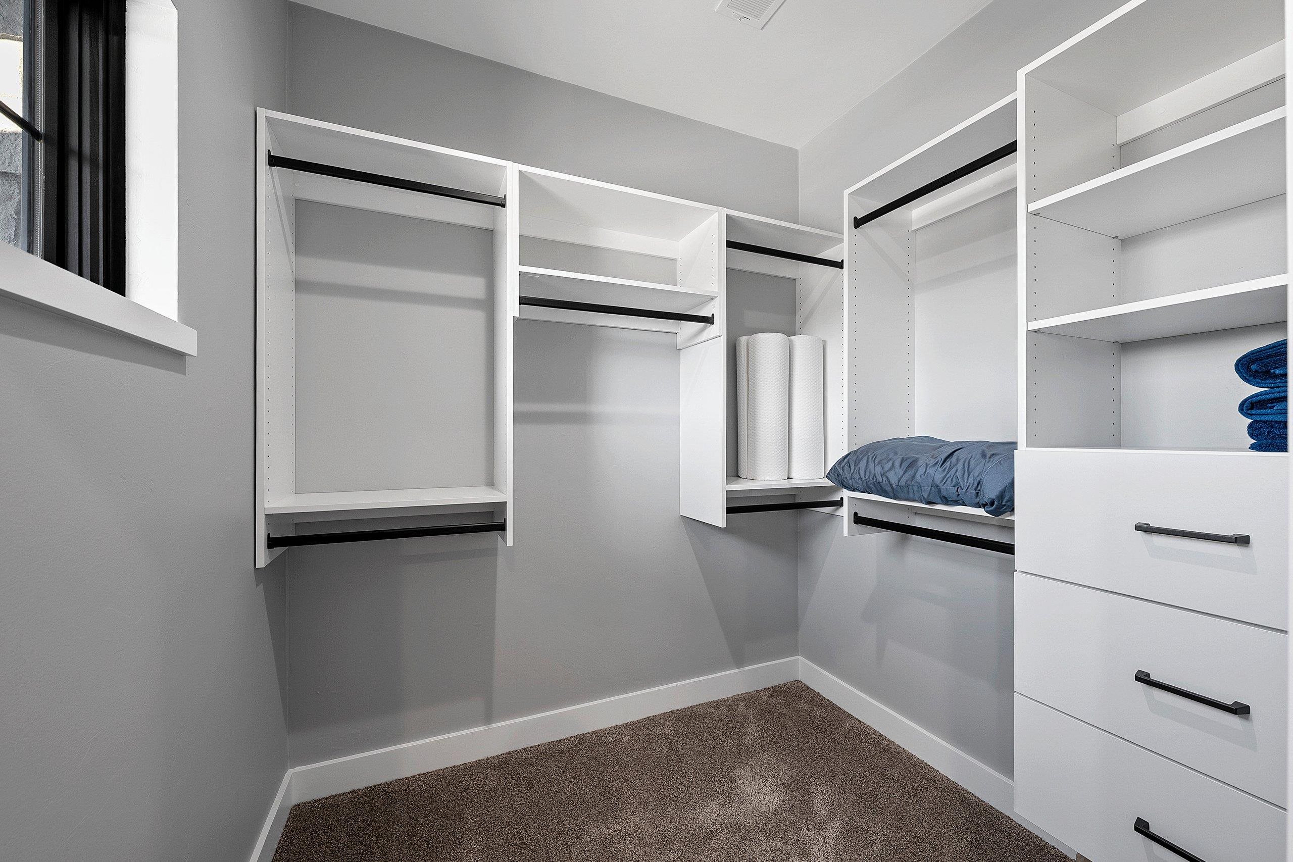 2011 Labyrinth Lane De Pere, WI 54115 - Photo 46 of 86