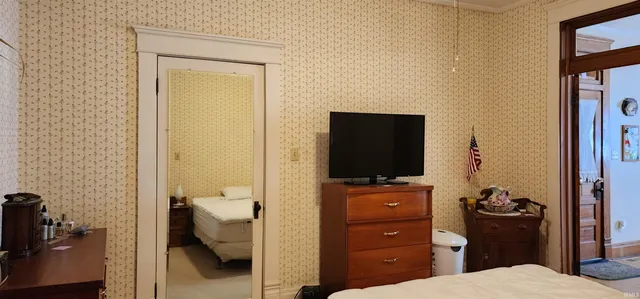 $199,700 | 210 Northeast 10th Street, Washington, IN 47501