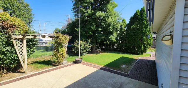 $199,700 | 210 Northeast 10th Street, Washington, IN 47501