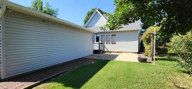 $199,700 | 210 Northeast 10th Street, Washington, IN 47501