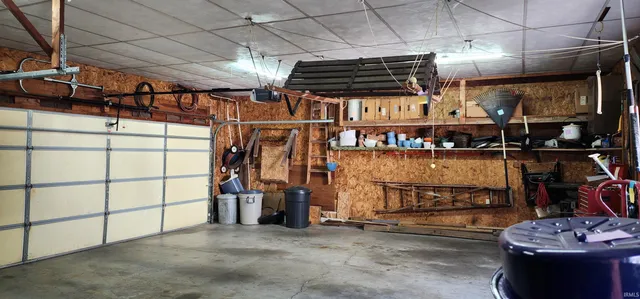 $199,700 | 210 Northeast 10th Street, Washington, IN 47501