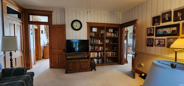 $199,700 | 210 Northeast 10th Street, Washington, IN 47501