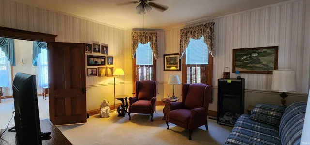 $199,700 | 210 Northeast 10th Street, Washington, IN 47501