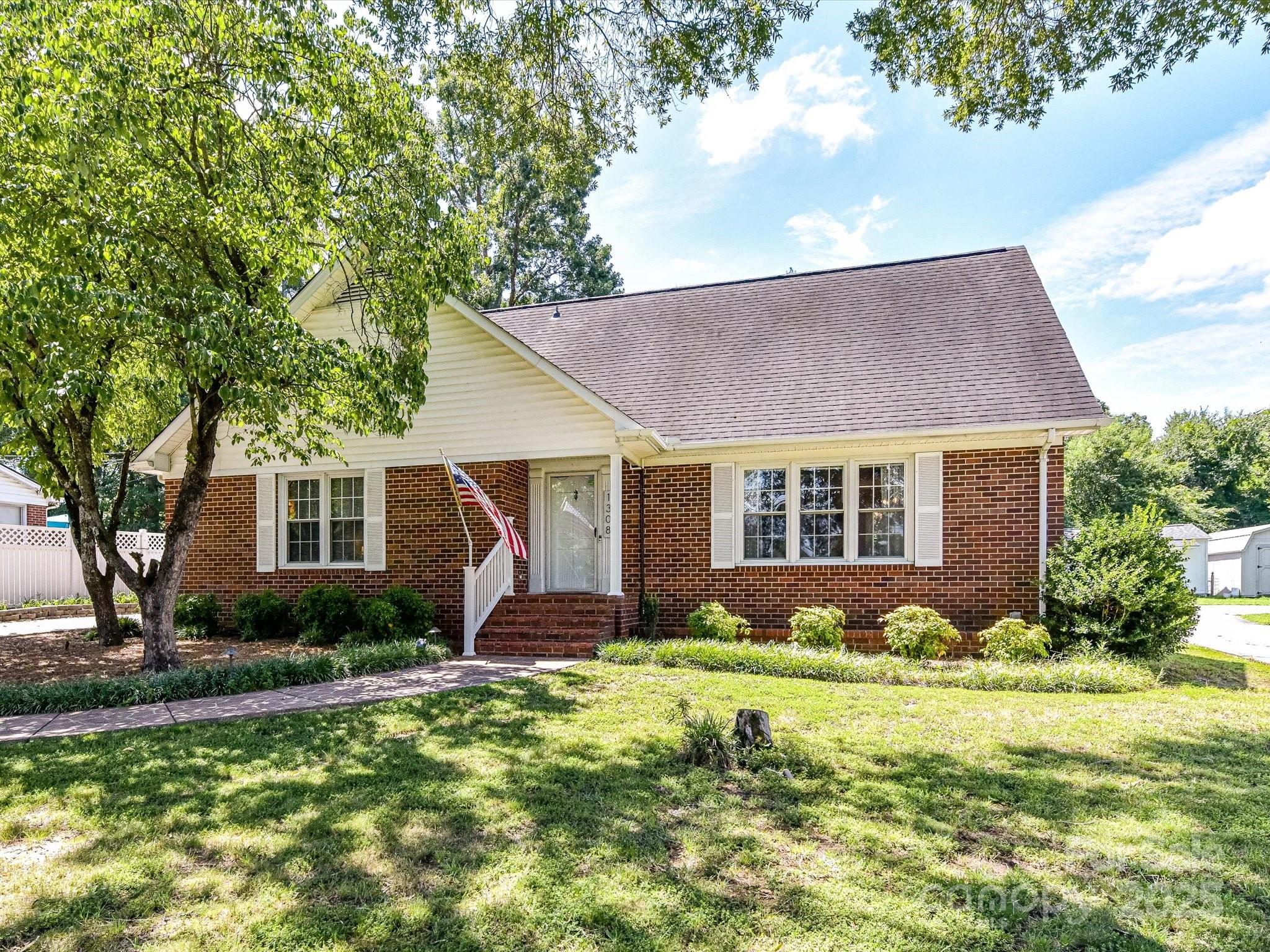 1308 Brantley Road Kannapolis, NC 28083 - Photo 2 of 33 Gallery Image 2