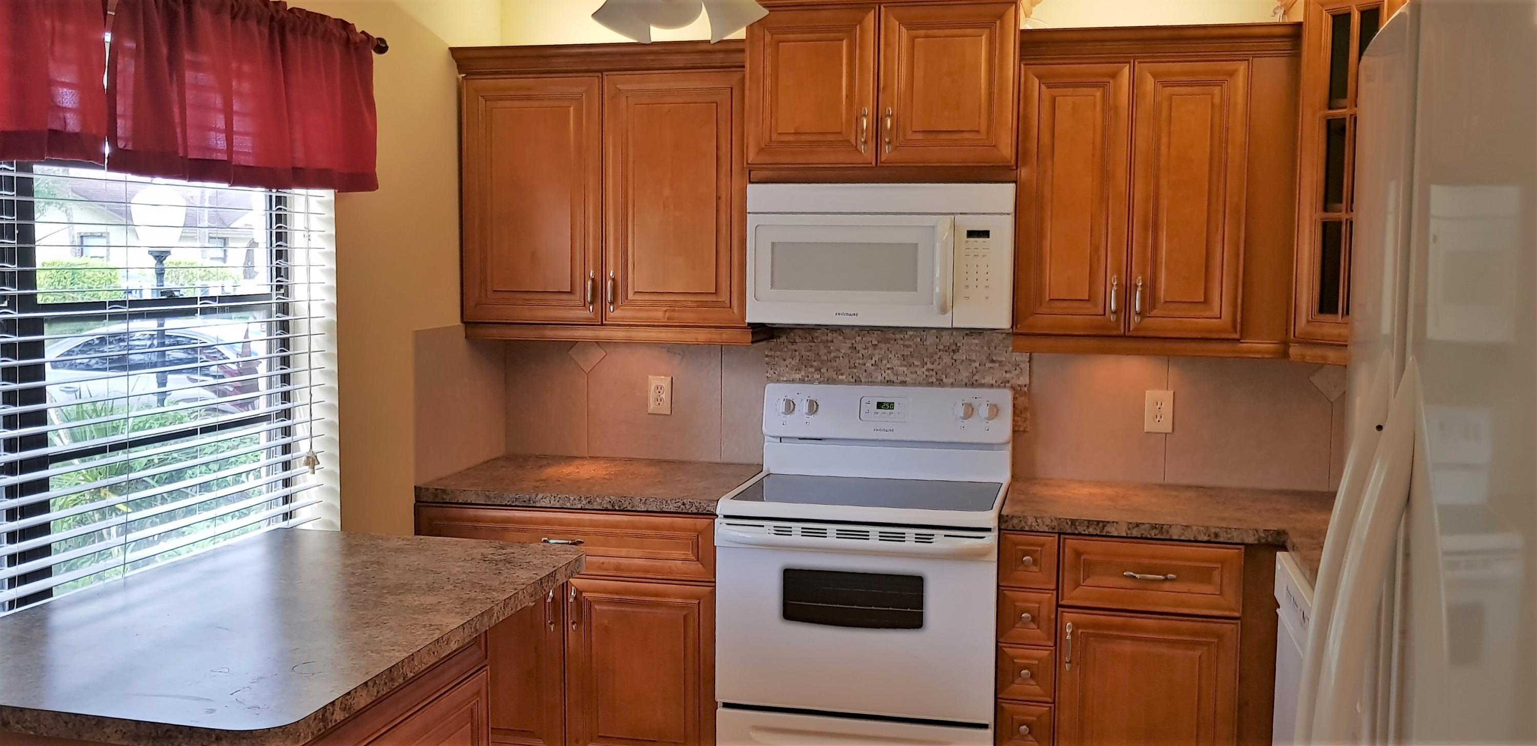 23344 Southwest 55th Way, Unit B Boca Raton, FL 33433 - Photo 9 of 40 Kitchen 1