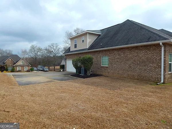 $400,000 | 2016 Pin Oak Terrace, Bonaire, GA 31005