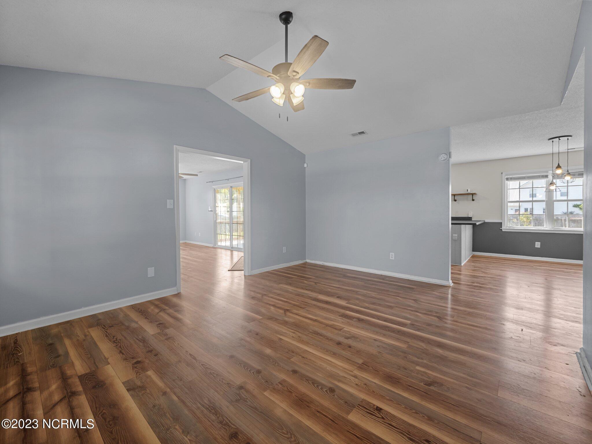301 Rivers Edge Court Jacksonville, NC 28540 - Photo 9 of 55 46-web-or-mls-P9054967