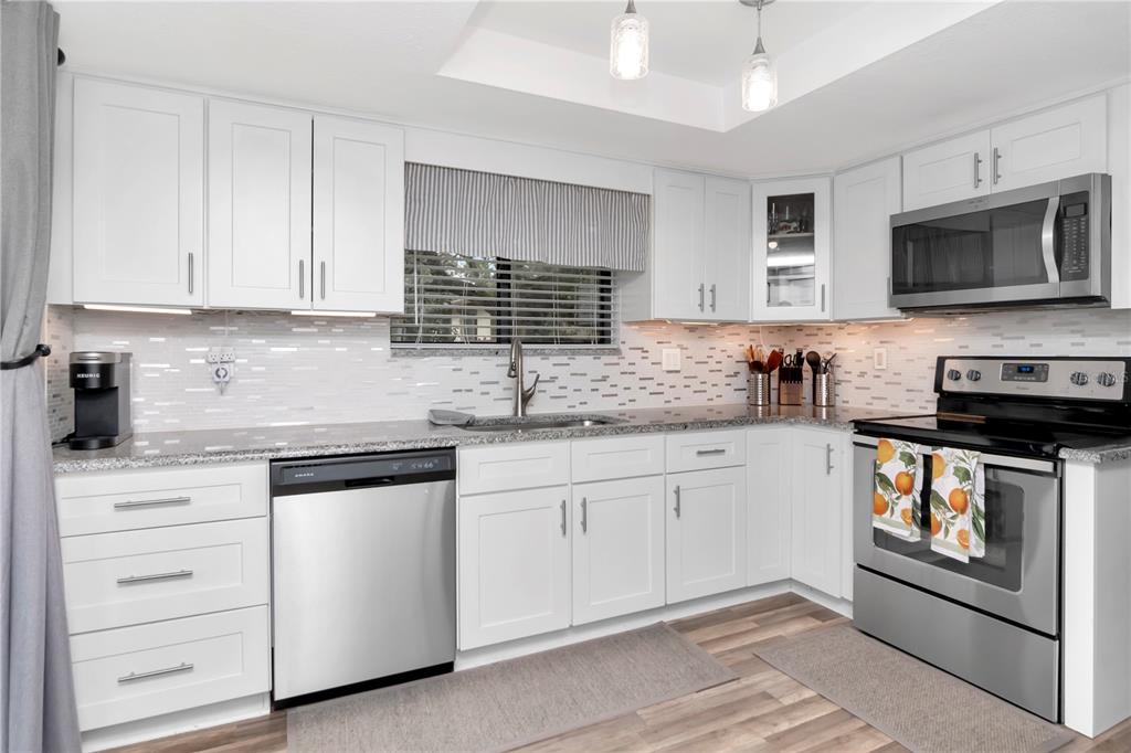 2363 Flanders Way, Unit C Safety Harbor, FL 34695 - Photo 3 of 32