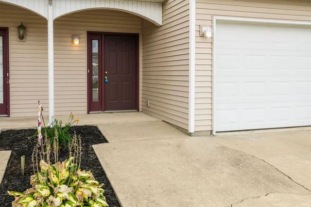 $219,900 | 5713 West Monarch Court, Bloomington, IN 47403