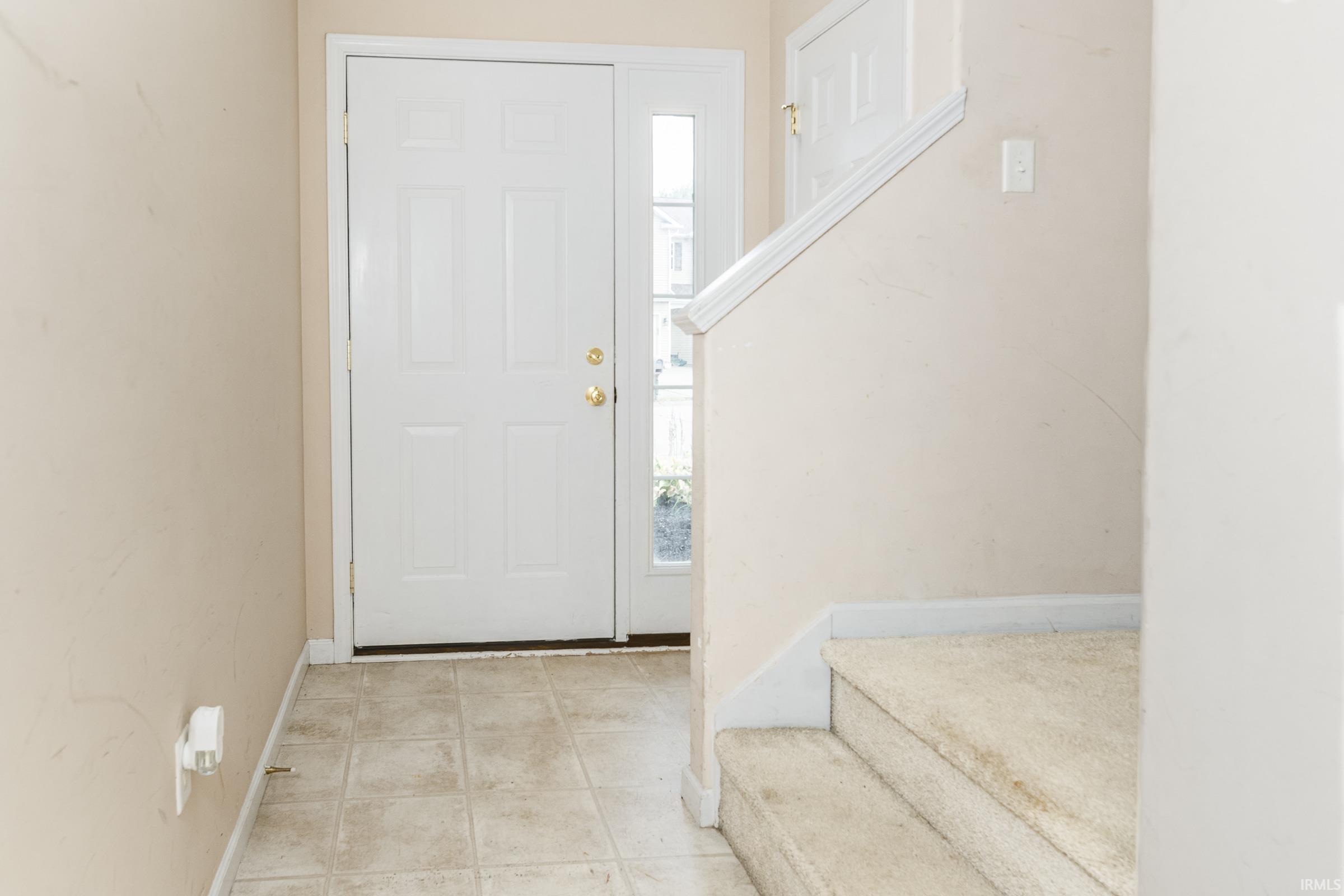 5713 West Monarch Court Bloomington, IN 47403 - Photo 3 of 29