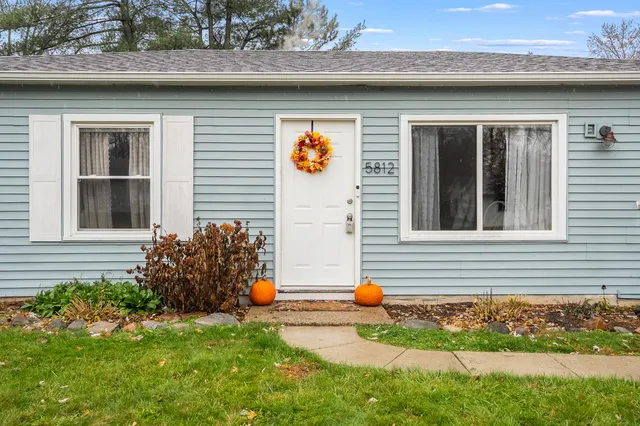 $214,900 | 5812 Deerfield Street, Portage, MI 49024