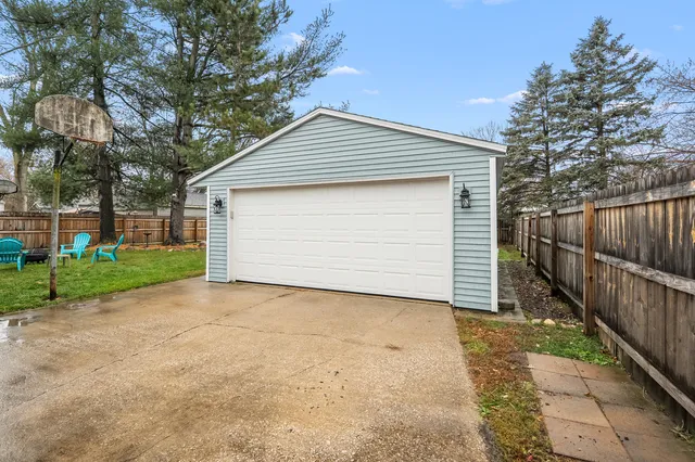 $214,900 | 5812 Deerfield Street, Portage, MI 49024