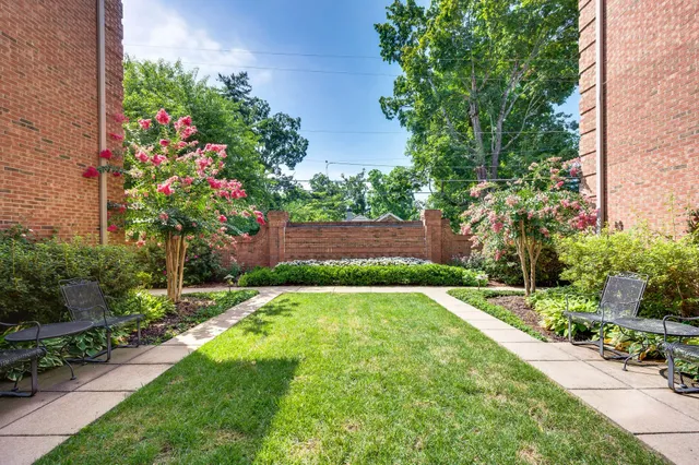 $575,000 | 3733 West End Avenue, Unit 200, Nashville, TN 37205