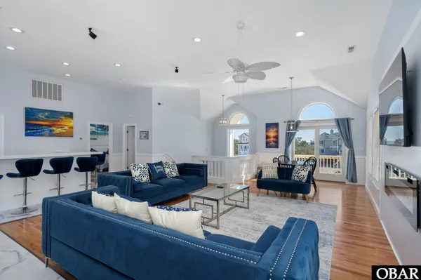 $1,575,000 | 1006 Whalehead Drive, Unit 40, Corolla, NC 27927