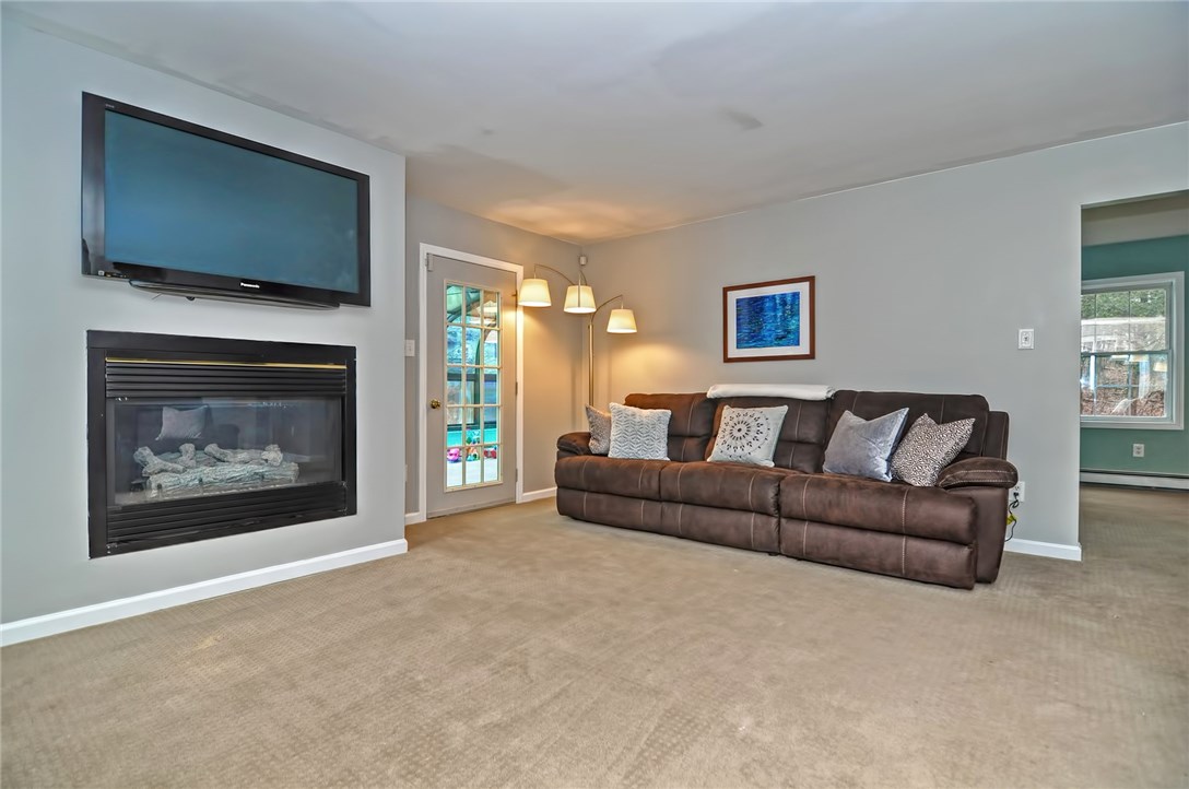2137 Mendon Road Cumberland, RI 02864 - Photo 9 of 40