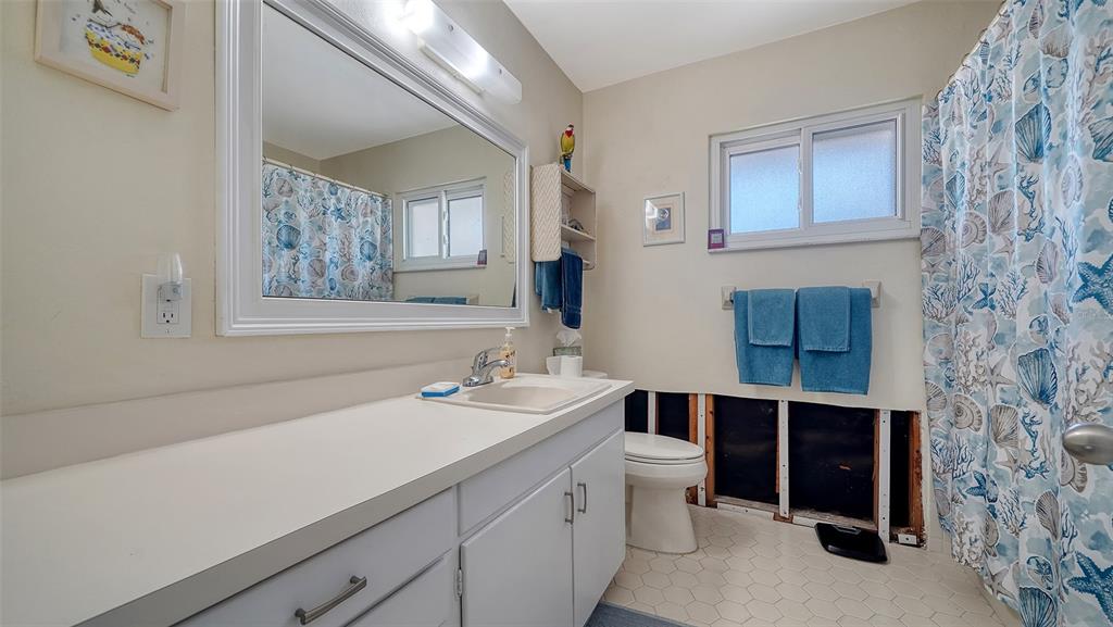 514 Ralph Street Sarasota, FL 34242 - Photo 13 of 48 Gallery Image 13