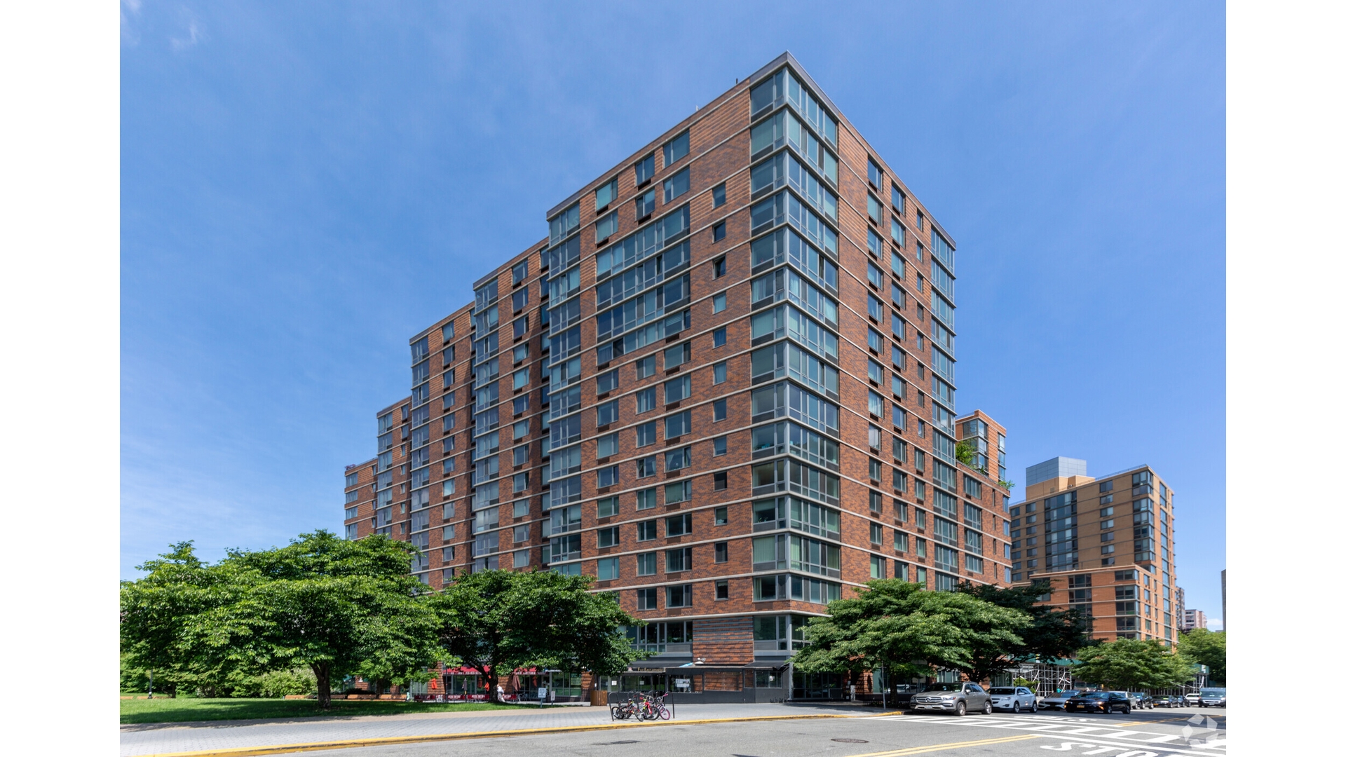 455 Main Street, Unit 11G Manhattan, NY 10044 - Photo 10 of 14