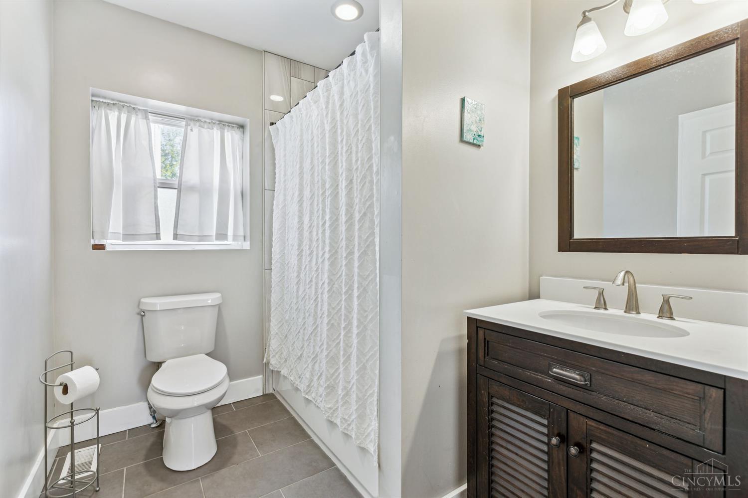 508 Anderson Ferry Road Cincinnati, OH 45238 - Photo 22 of 35