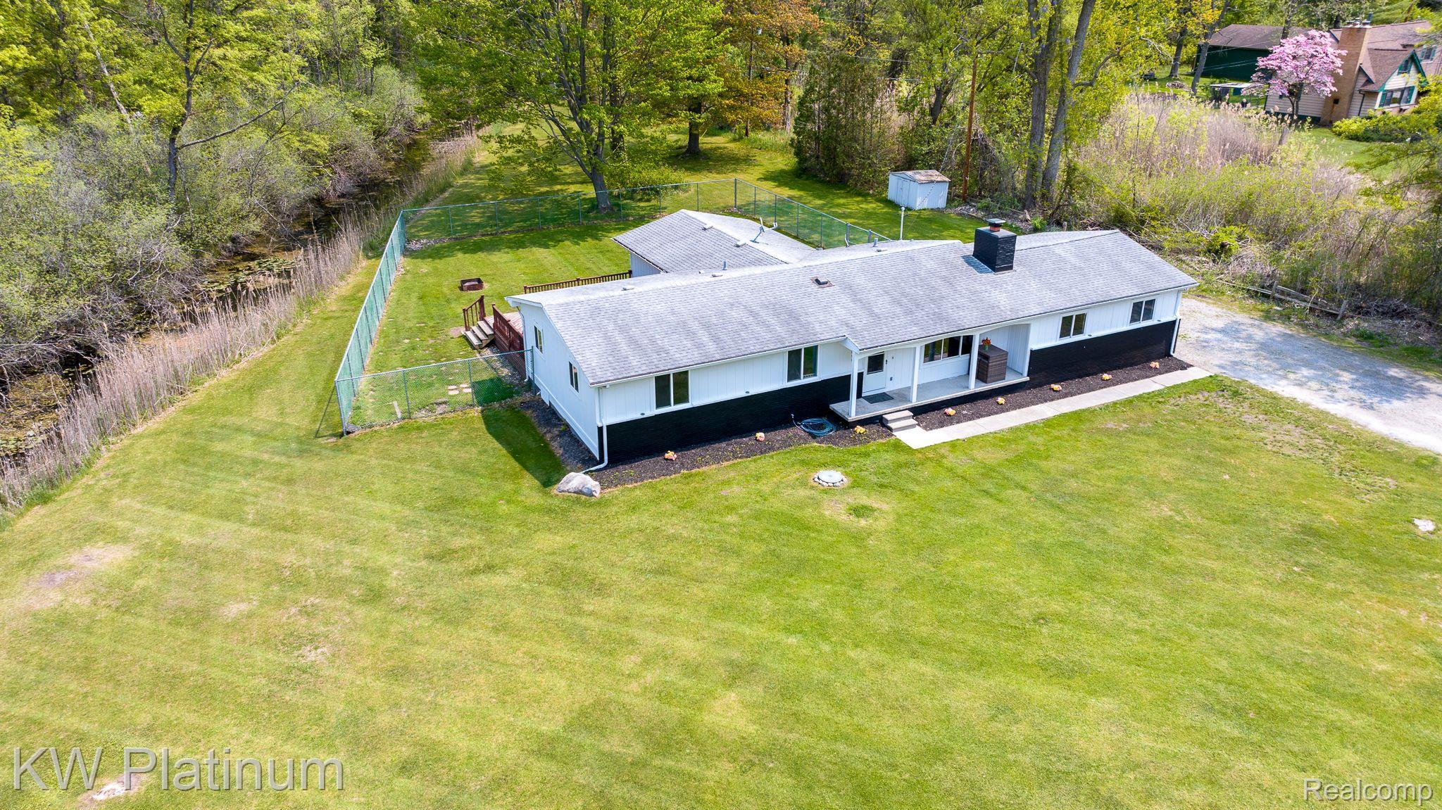 9099 Phelps Road Algonac, MI 48001 - Photo 4 of 36 Gallery Image 4