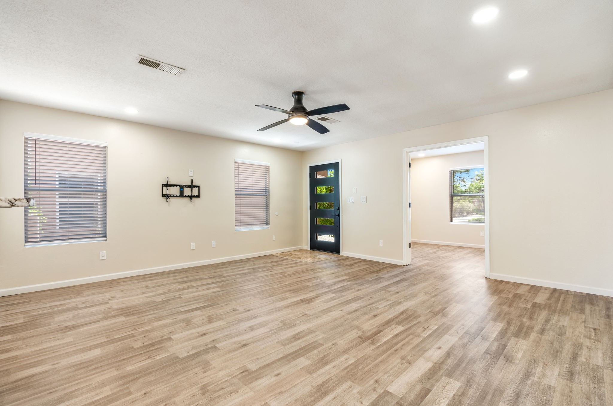 7419 Cripple Creek Road Northwest Albuquerque, NM 87114 - Photo 8 of 33