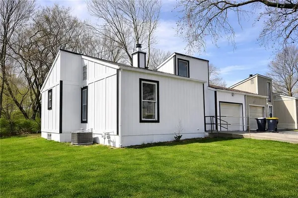 $169,000 | 9516 Manning Avenue, Kansas City, MO 64134
