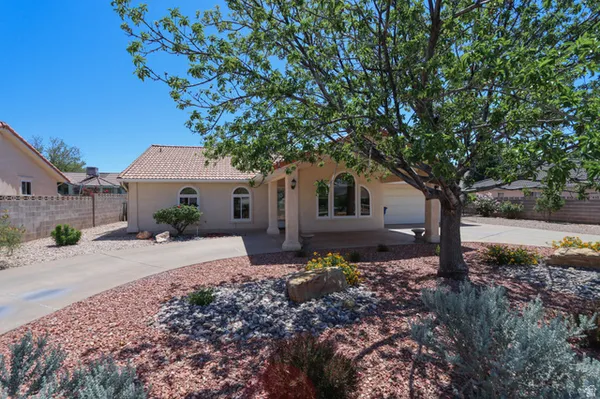 $495,000 | 1740 Tamarisk Drive, Santa Clara, UT 84765