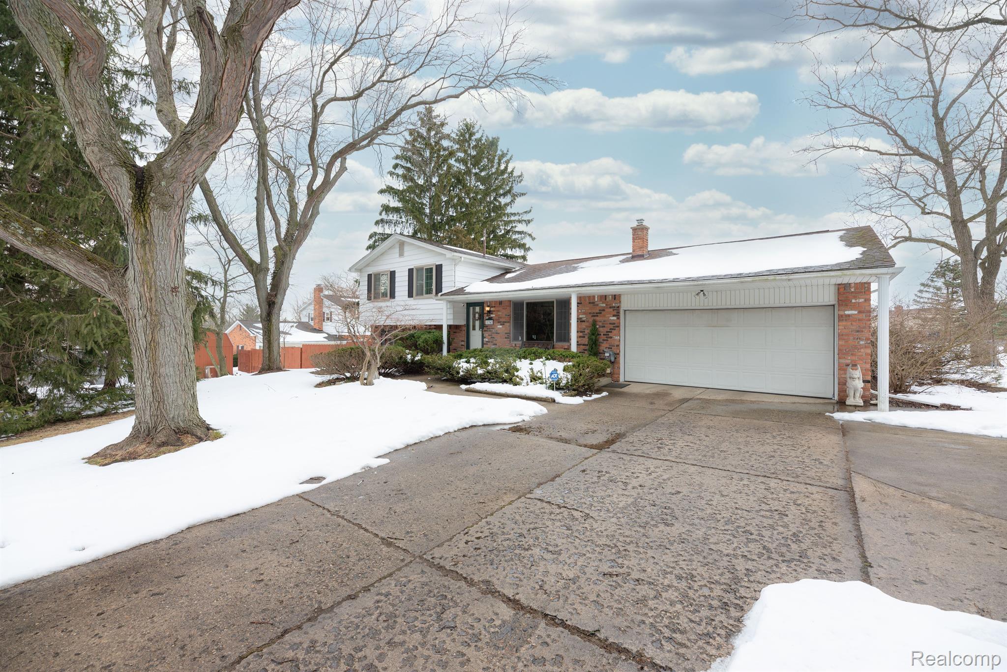 11342 Denton Hill Road Fenton, MI 48430 - Photo 1 of 29 Front
