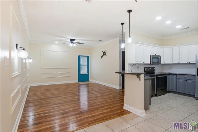 $155,000 | 8429 Florida Boulevard, Unit 2J, Denham Springs, LA 70726