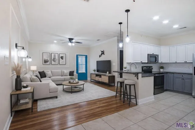 $155,000 | 8429 Florida Boulevard, Unit 2J, Denham Springs, LA 70726